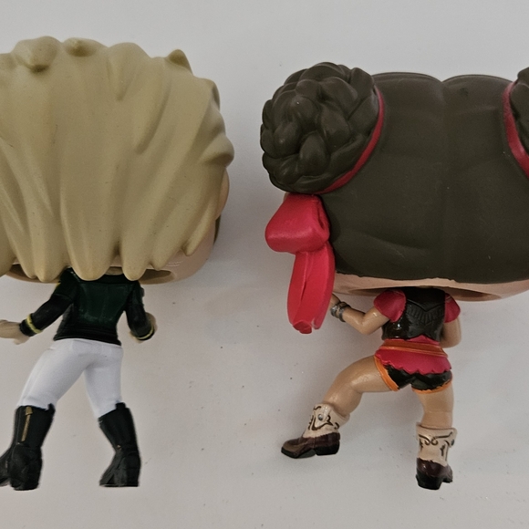Funko Pop Captain Marvel Vs. Chun Li Gamerverse Hot Top Exclusive Figure Bundle - Picture 5 of 6